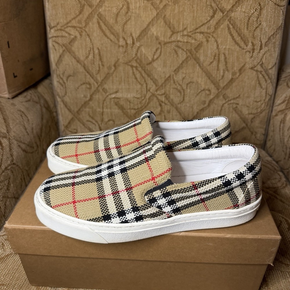 BURBERRY THOMPSON CHECK ESPADRILLES/ MEN SNEAKERS SIZE EU 42/US 9